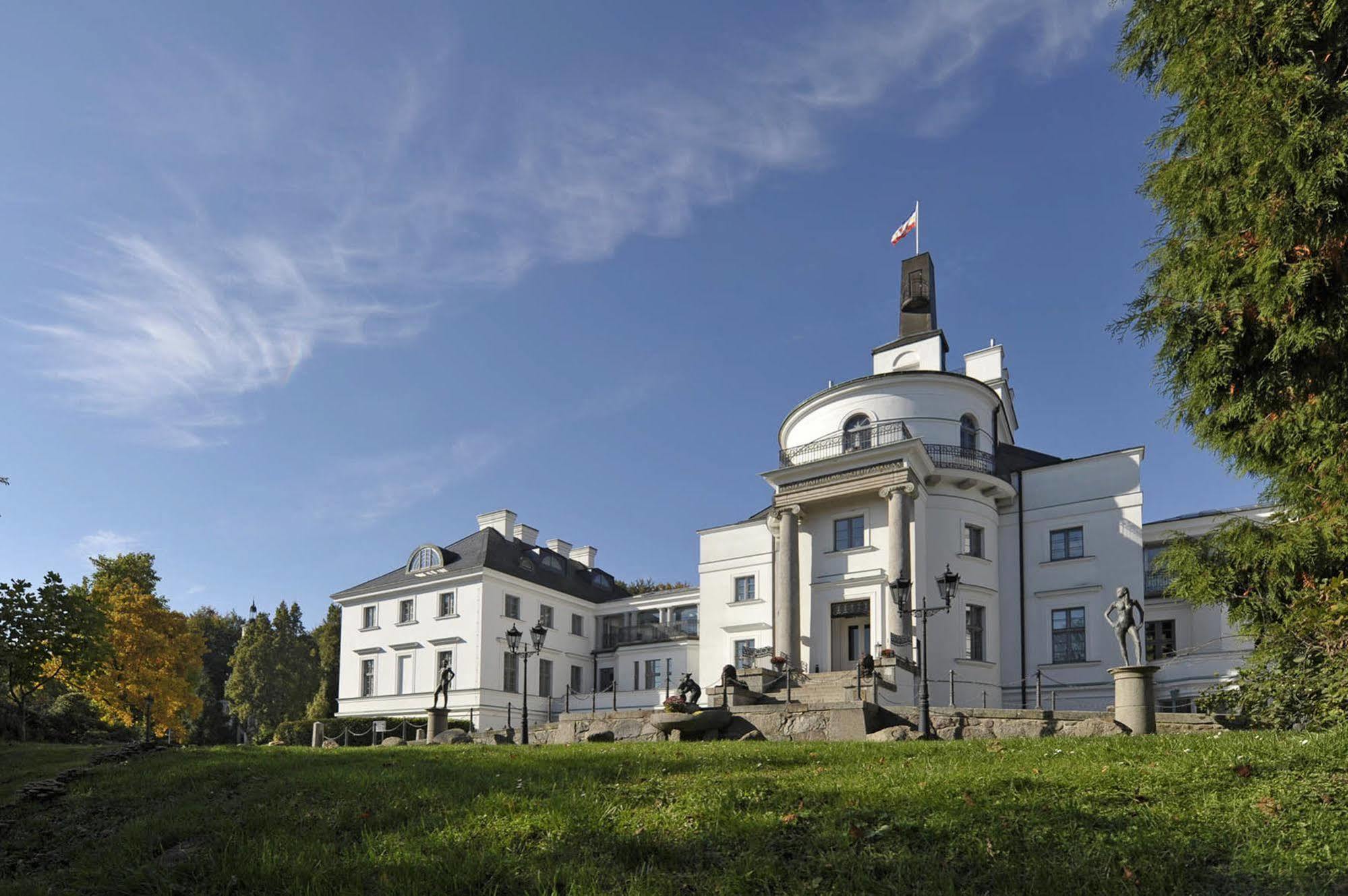 Schlosshotel Burg Schlitz Hohen Demzin Kültér fotó